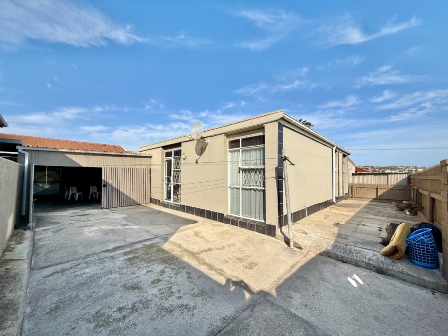 4 Bedroom Property for Sale in Sydenham Eastern Cape